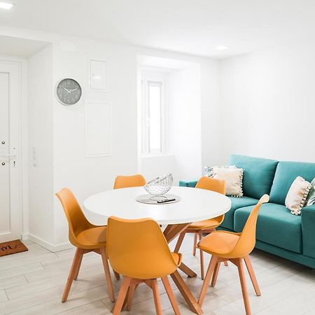 Nazare One Bedroom, 2 Mins From The Beach Bagian luar foto