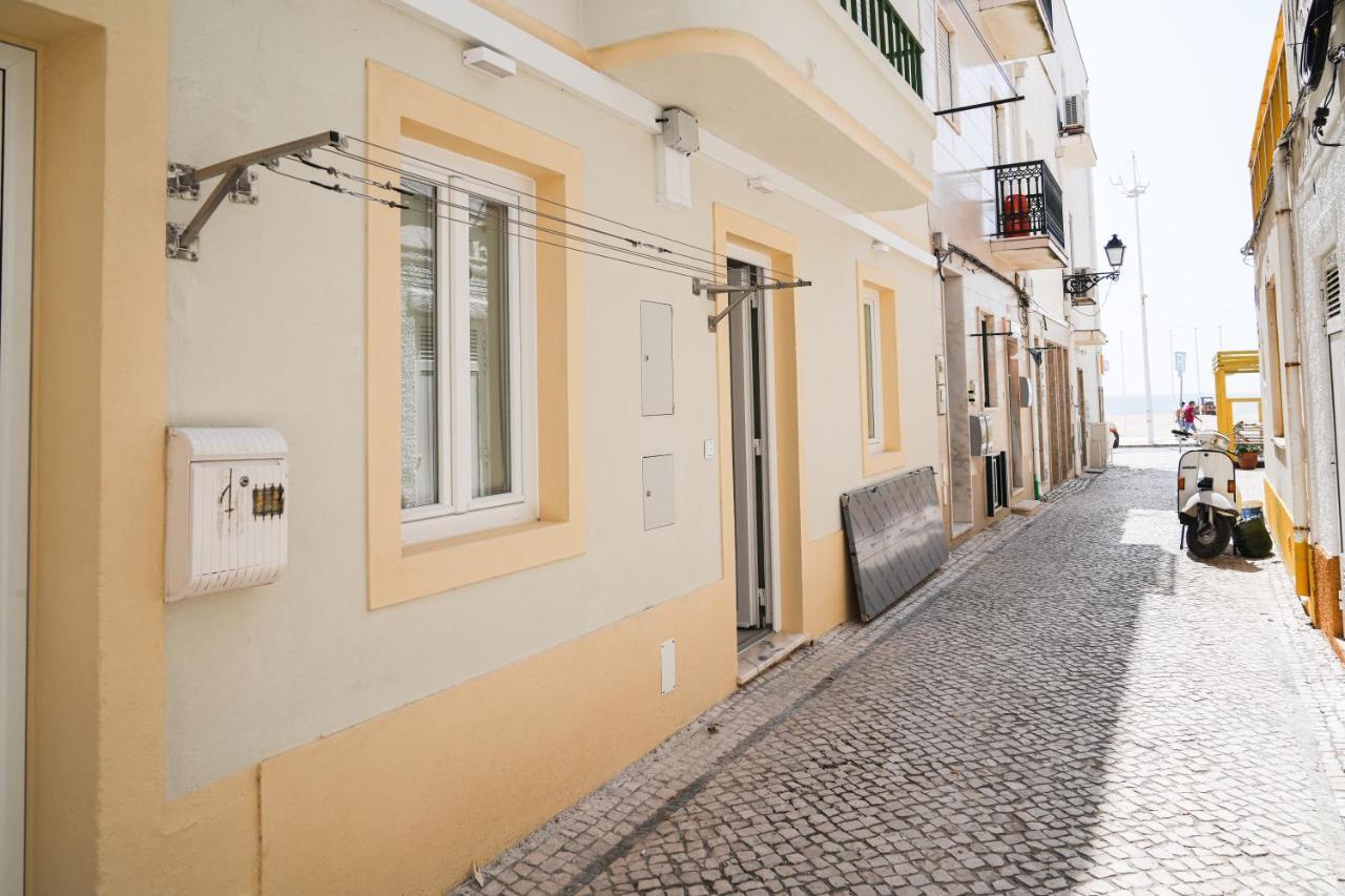 Nazare One Bedroom, 2 Mins From The Beach Bagian luar foto