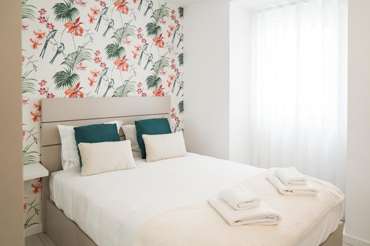 Nazare One Bedroom, 2 Mins From The Beach Bagian luar foto