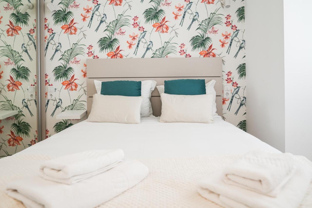 Nazare One Bedroom, 2 Mins From The Beach Bagian luar foto