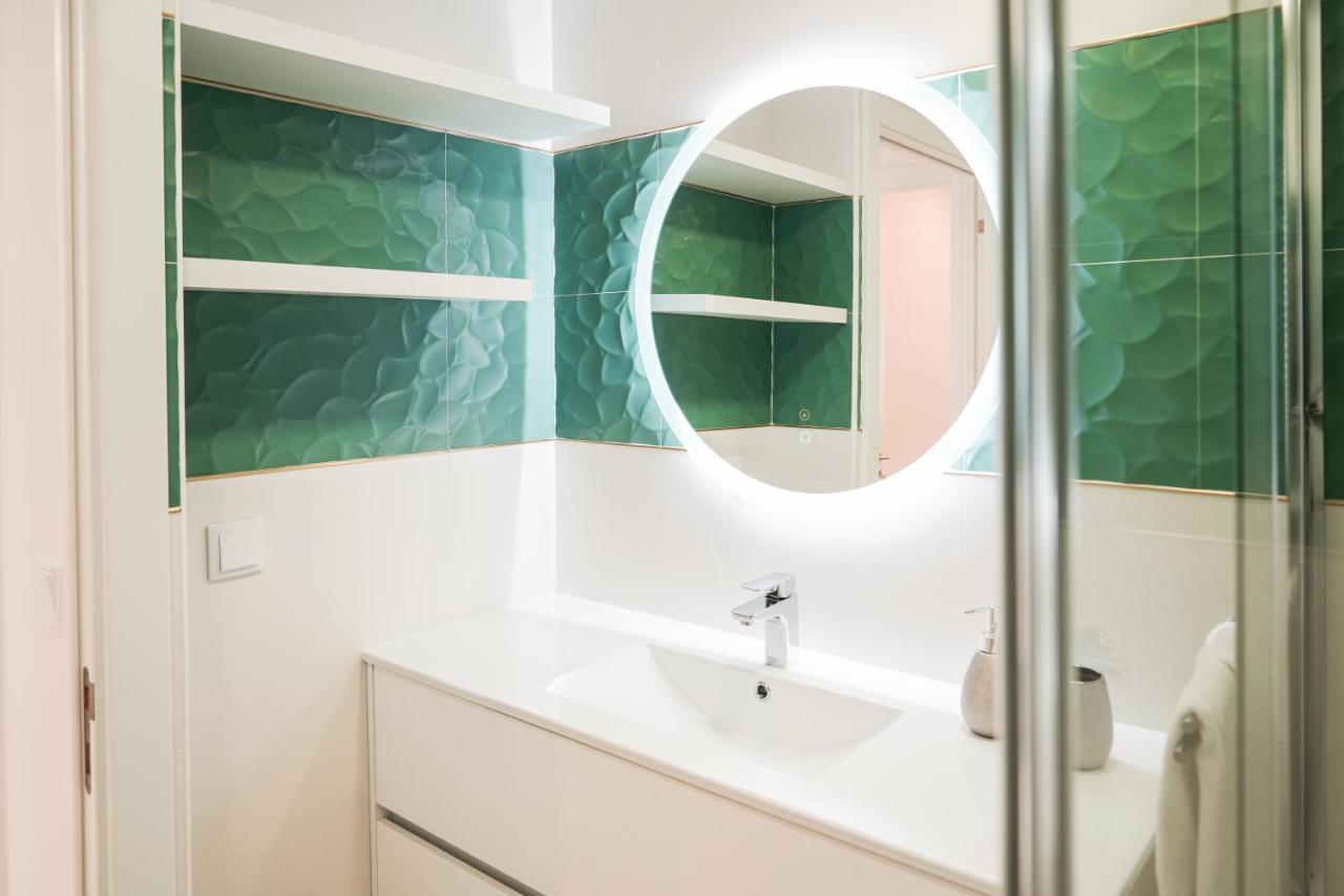 Nazare One Bedroom, 2 Mins From The Beach Bagian luar foto